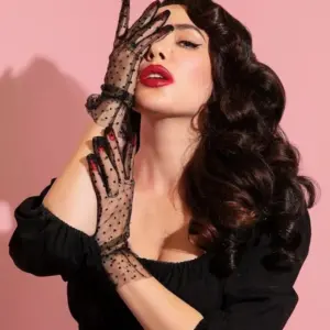 Short Lace Gloves